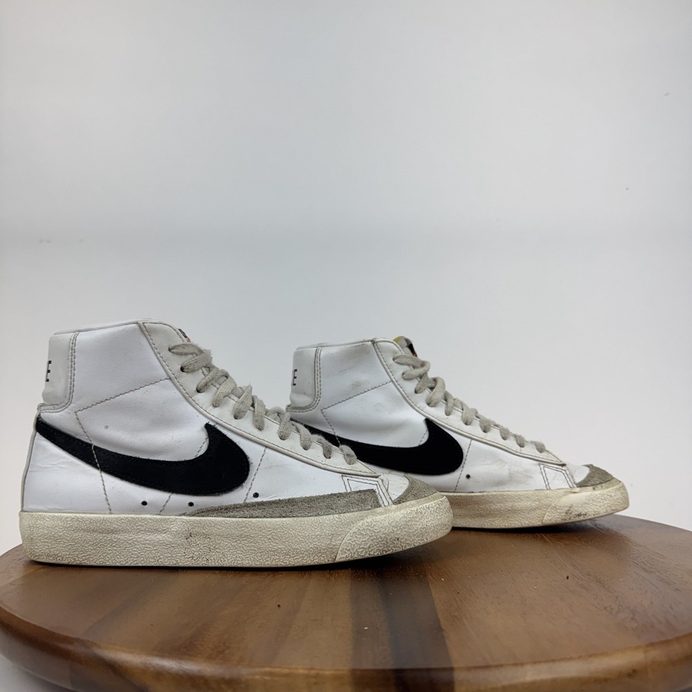 Womens Nike Blazer Mid '77 White Leather Casual Mid Sneakers Shoes Size 6.5 GUC